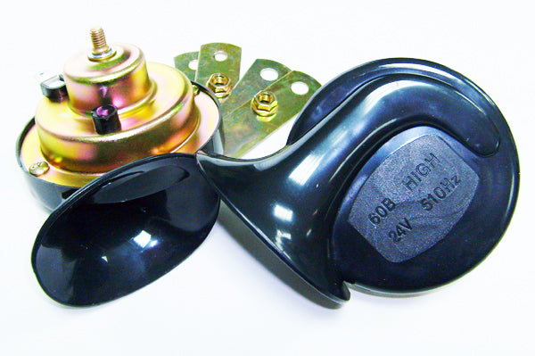 AT10478 Car Horn DIAMETER: ⏀90MM VOLTAGE: 12V 24V CURRENT: 4A SOUND LEVEL: 115+-10DB FREQUENCY: 410+-20 510+-20HZ
